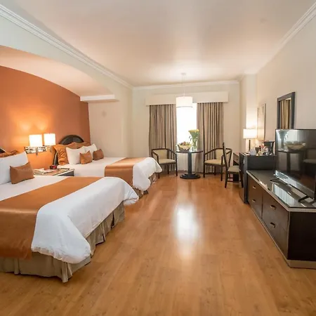 Plaza De Oro Hotel